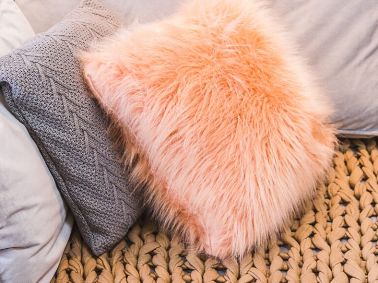 nowoczesny trend bouclé