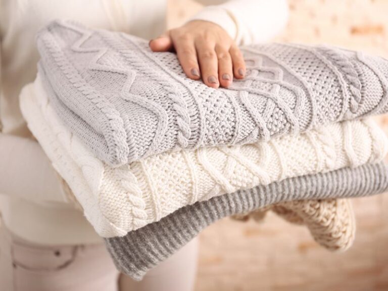 Jak prać ubrania z włóczki?